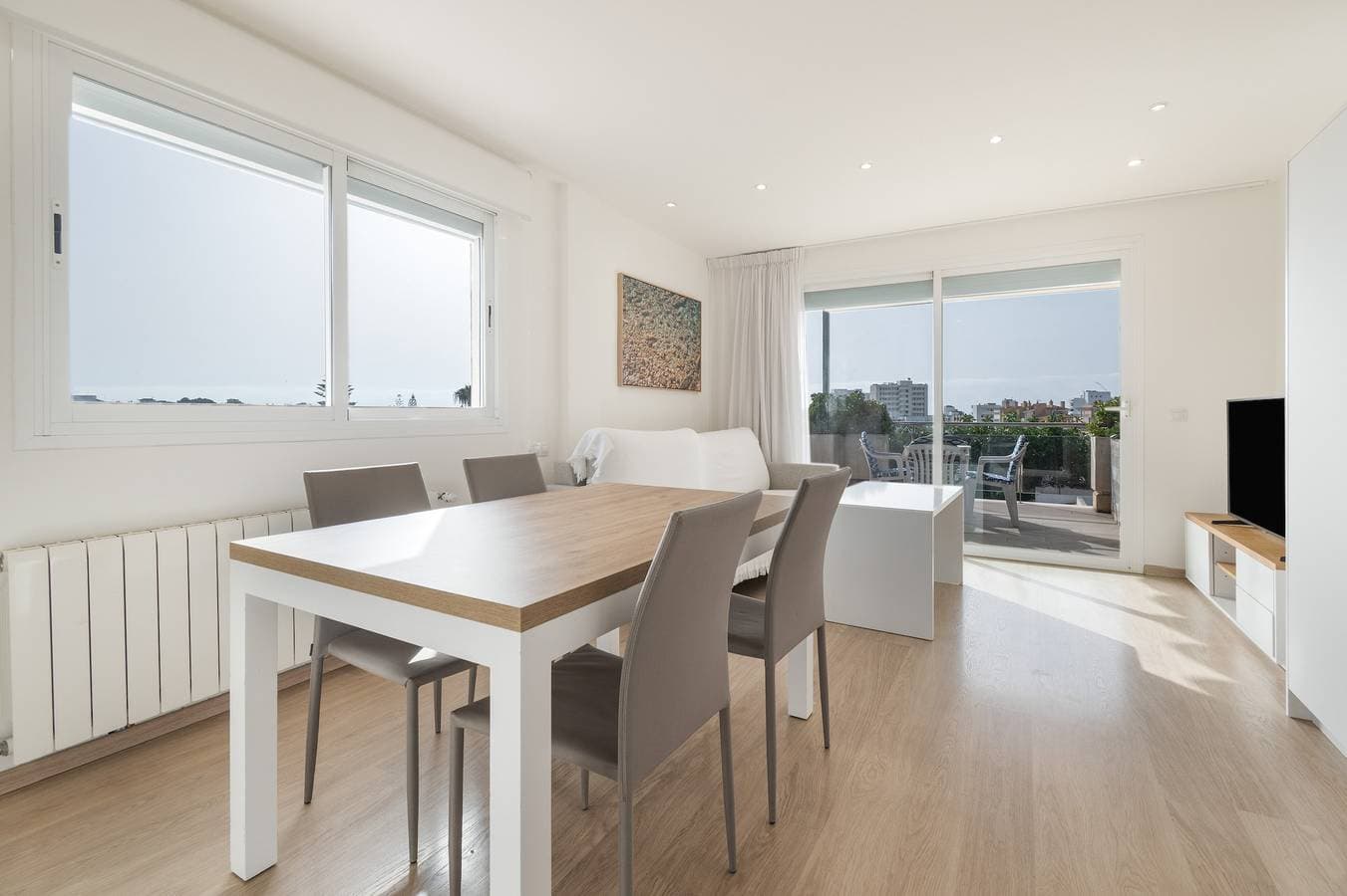 Foto 6 von 25: Apartment 'Las Palmeras 2' mit Gemeinschaftspool, WLAN und Klimaanlage