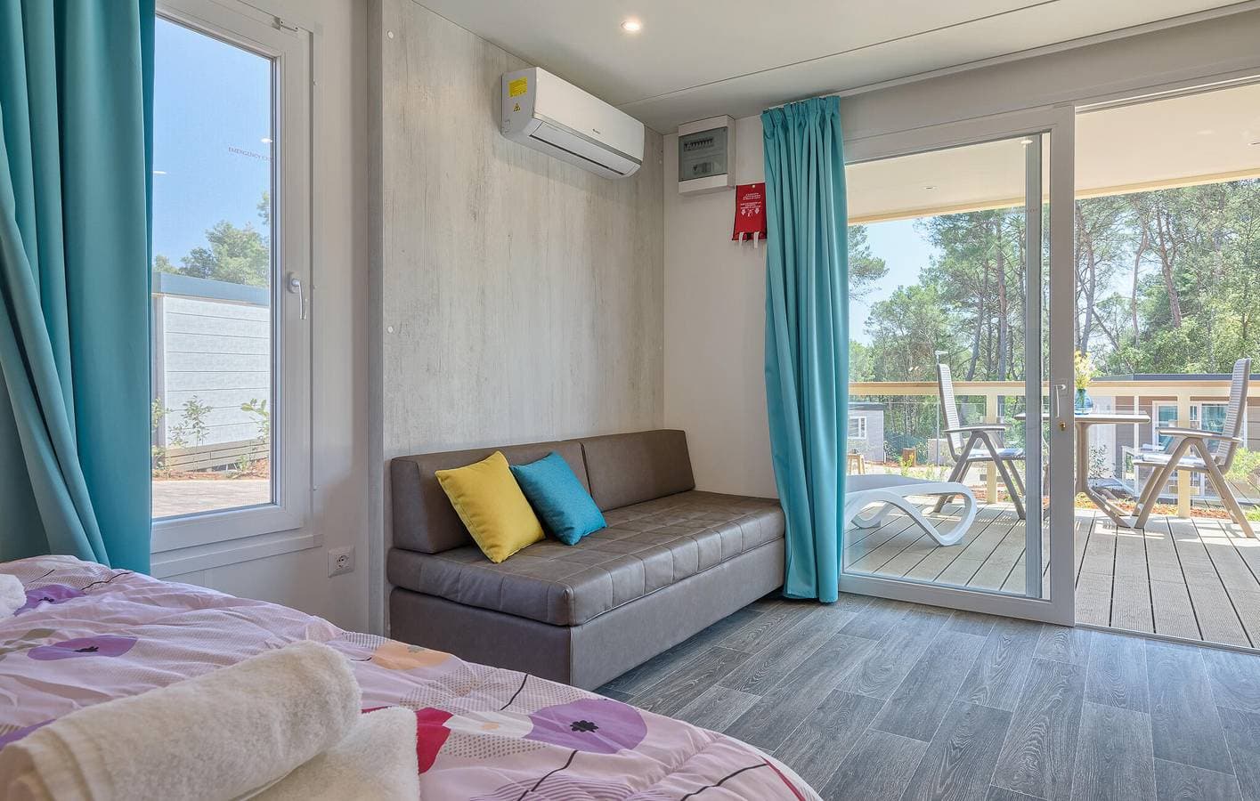Foto 7 von 36: Reizendes Mobilheim mit Pool, Terrasse und WLAN, 2,5 km vom Strand entfernt