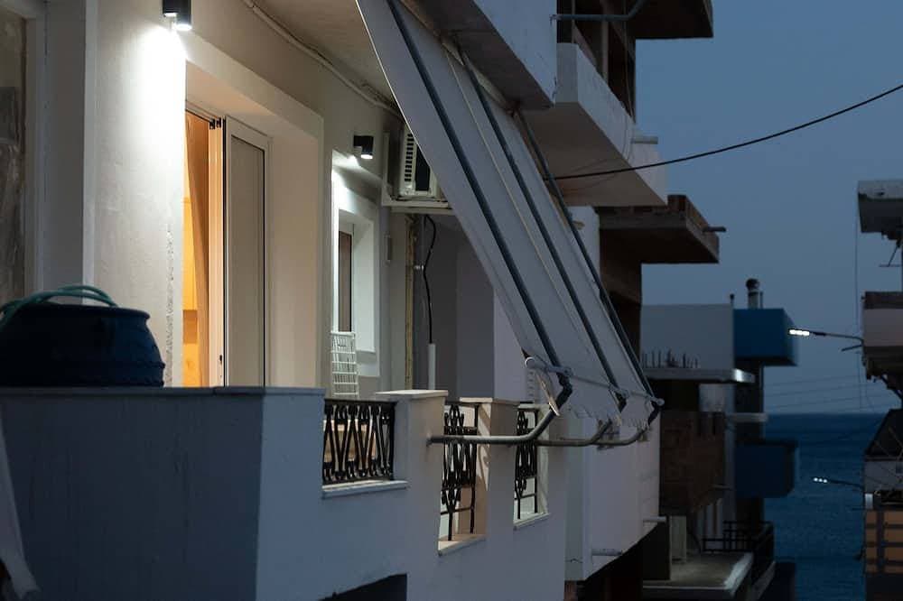 Foto 10 von 12: Seaside Retreat in Southern Crete: Modern Flat, Walking Distance from the Sea.