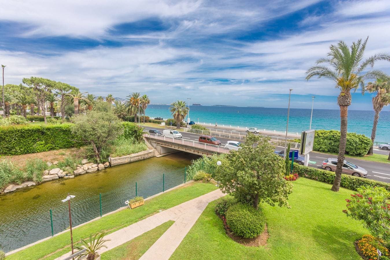 Foto 7 von 27: London Cannes – Gemütliches Apartment mit Meerblick, 10 Min. zum Zentrum