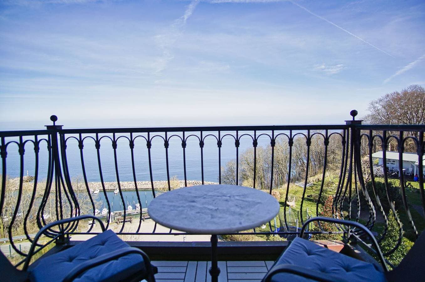 Foto 4 von 28: Ferienwohnung mit traumhaftem Meerblick - Haus am Meer FeWo 11