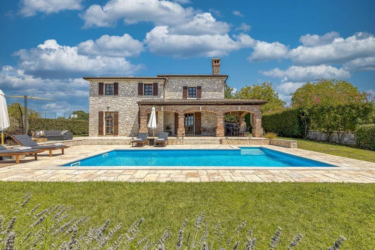 Foto 13 von 49: Villa with Private Pool