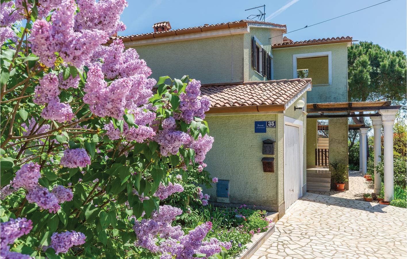 Foto 2 von 37: Urlaub am Meer: Gemütliche Ferienwohnung mit Aussicht, WLAN und Terrasse