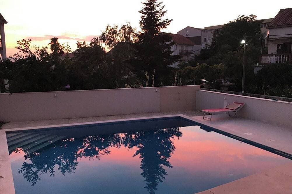 Foto 9 von 9: One Bedroom Apt Near Center with Pool and Garden