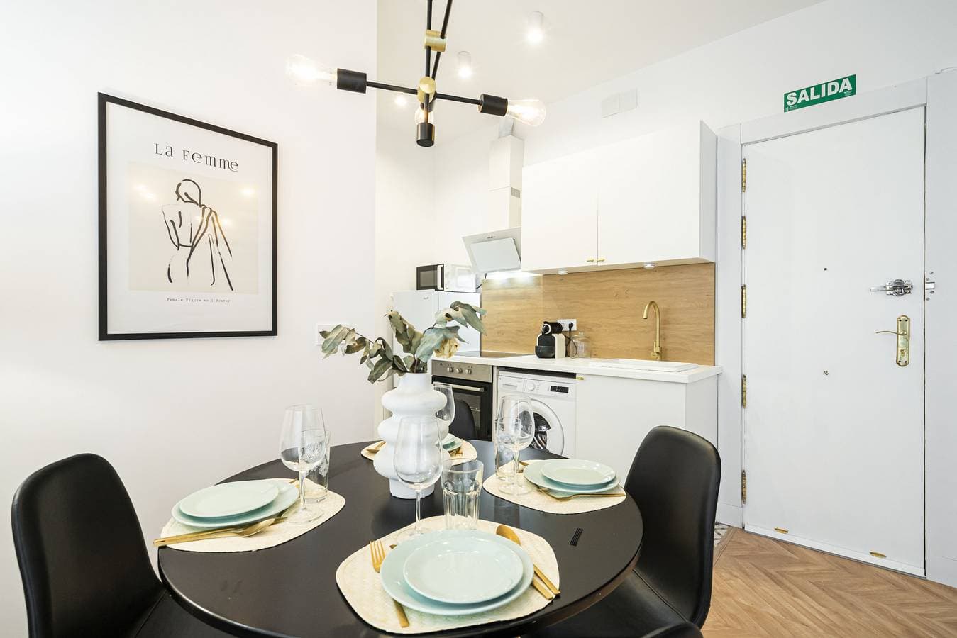 Foto 9 von 21: M Apartamento Delicias Madrid Atocha 1H