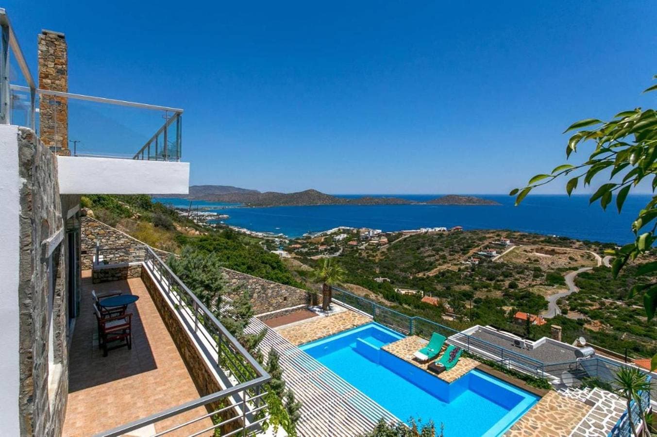 Foto 7 von 32: Villa für 6 Personen mit Terrasse