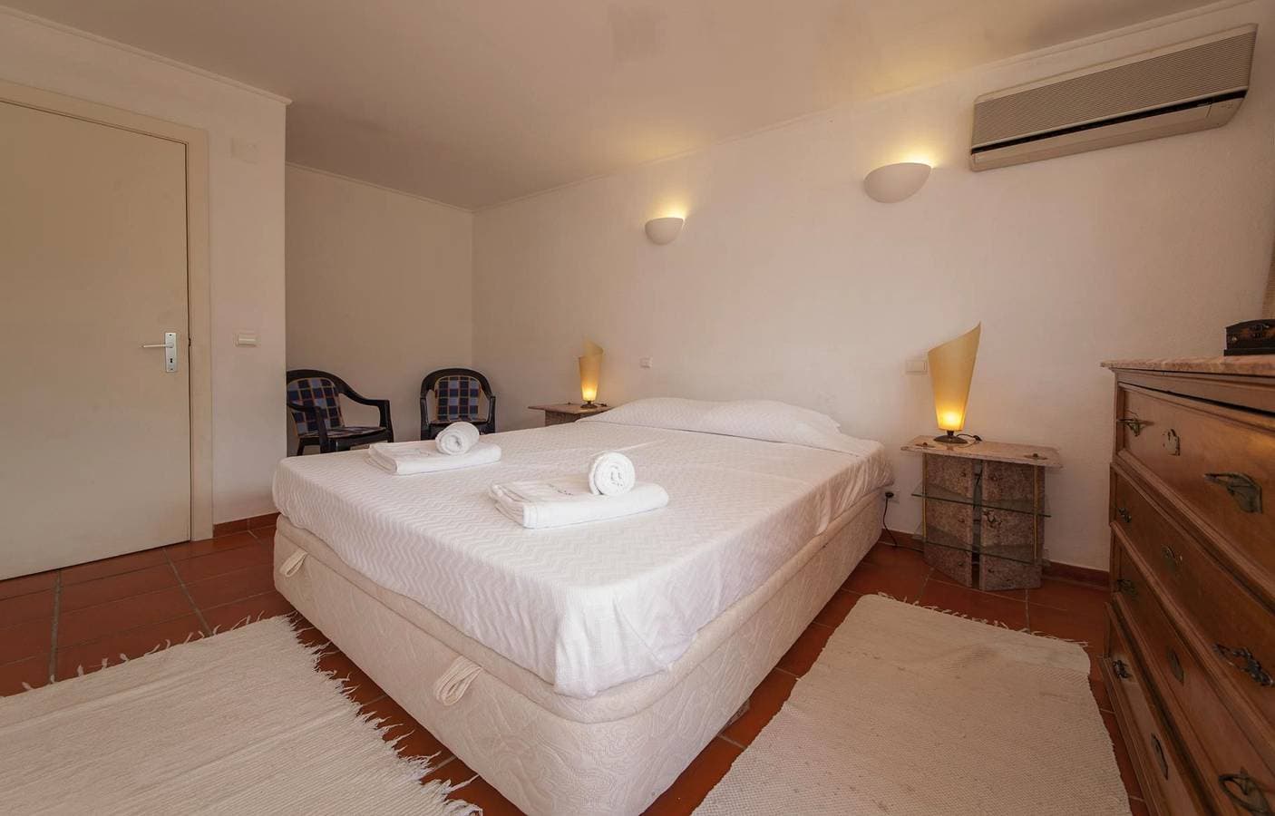 Foto 12 von 25: Ferienwohnung für 4 Personen mit Terrasse