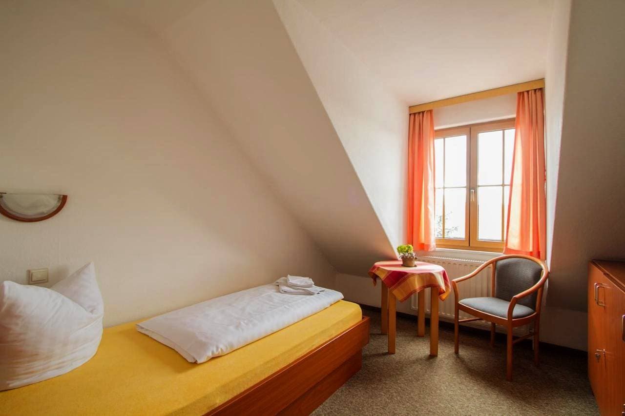 Foto 3 von 9: Double or Twin Room