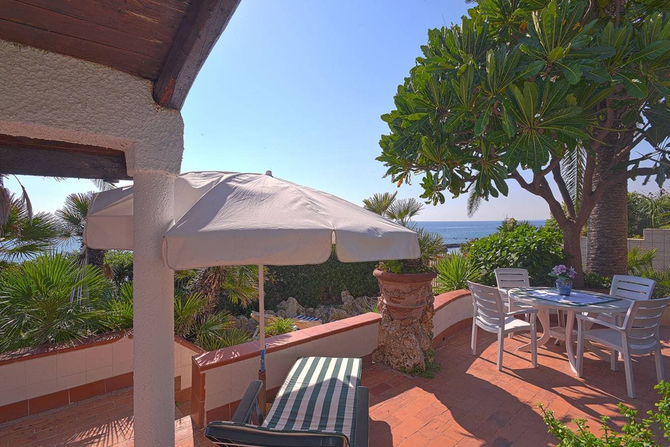 Foto 12 von 45: Ferienhaus für 4 Personen mit Terrasse