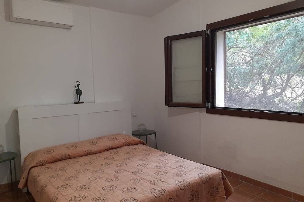 Foto 2 von 30: Comfortable country house with garden and private pool, 4km from Solanas beach.