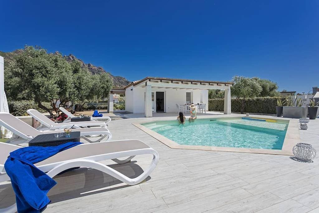 350 mt spiaggia villa claudia con piscina privata 1