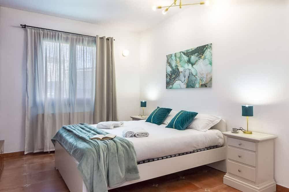 Exclusive Roth Apartment 1