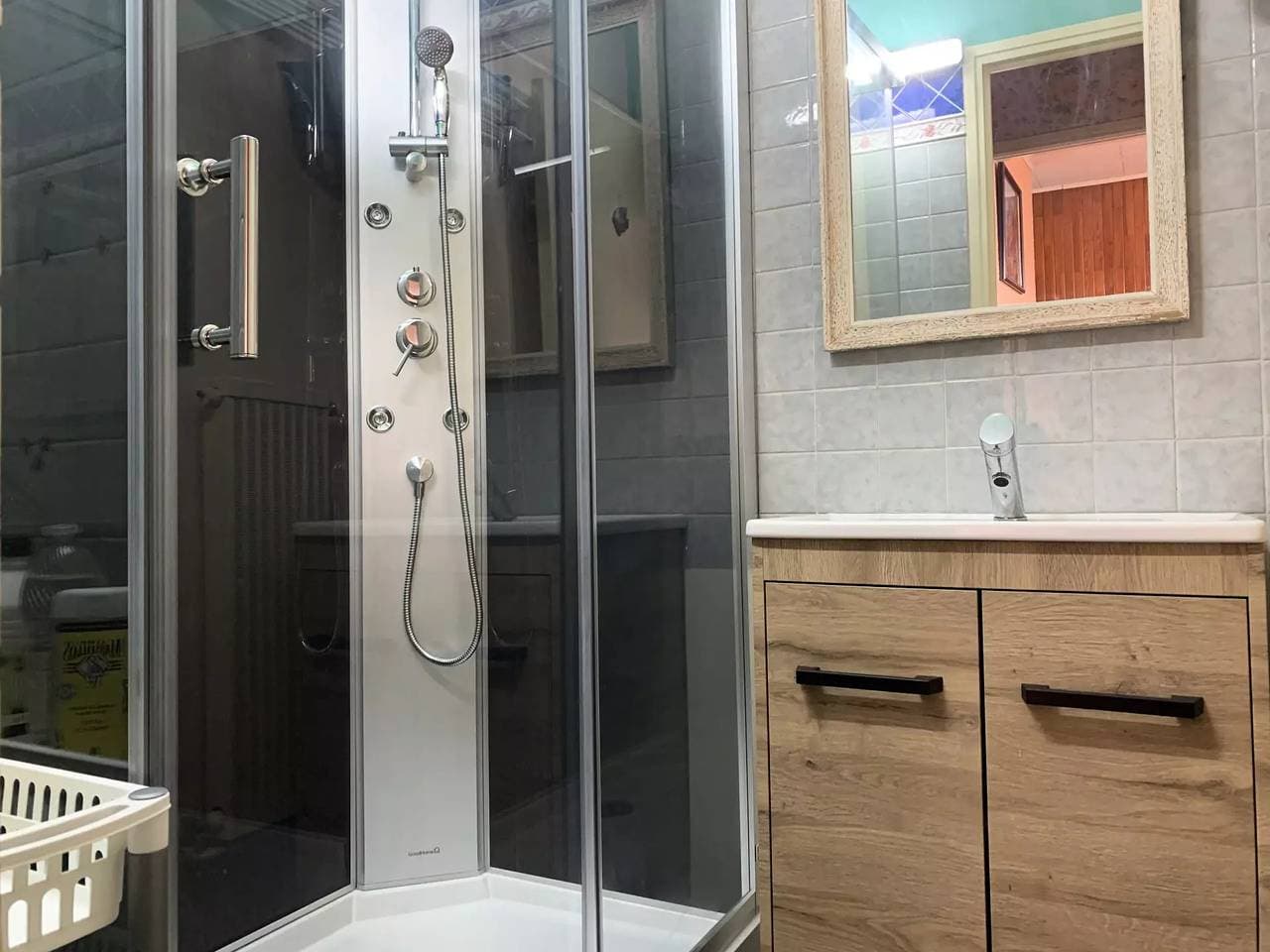 Foto 5 von 13: Studio von 34m2, 4 Personen belichtet Ost, Balkon mit schöner Aussicht auf das Tal