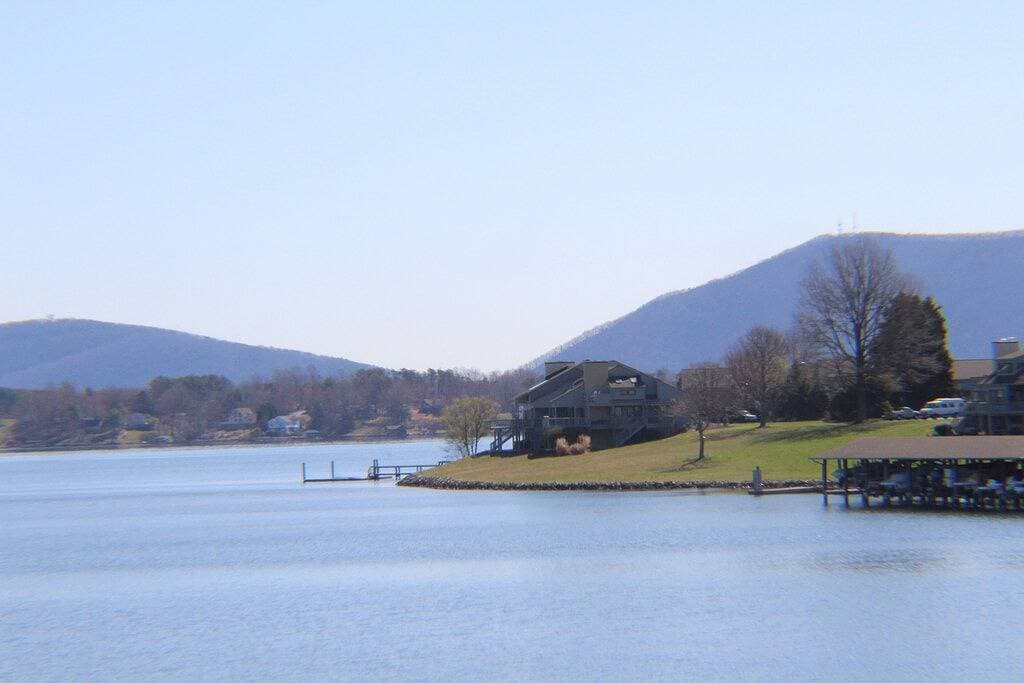 Foto 11 von 43: Paradies am See. Erstaunliche See- und Gebirgsansichten