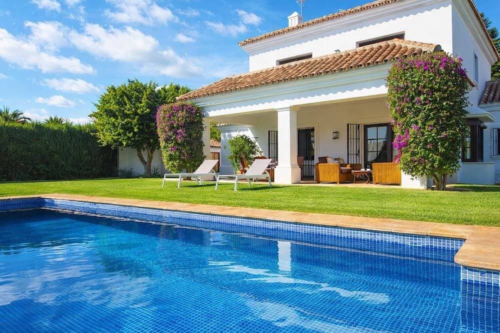 Mediterrane Villa in Estepona, 50m vom Strand 1