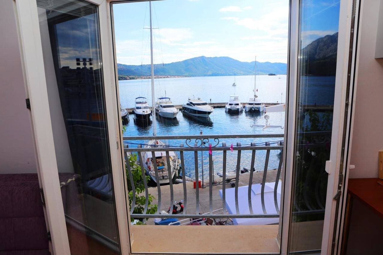 Foto 3 von 32: Double Room with Balcony and Sea View