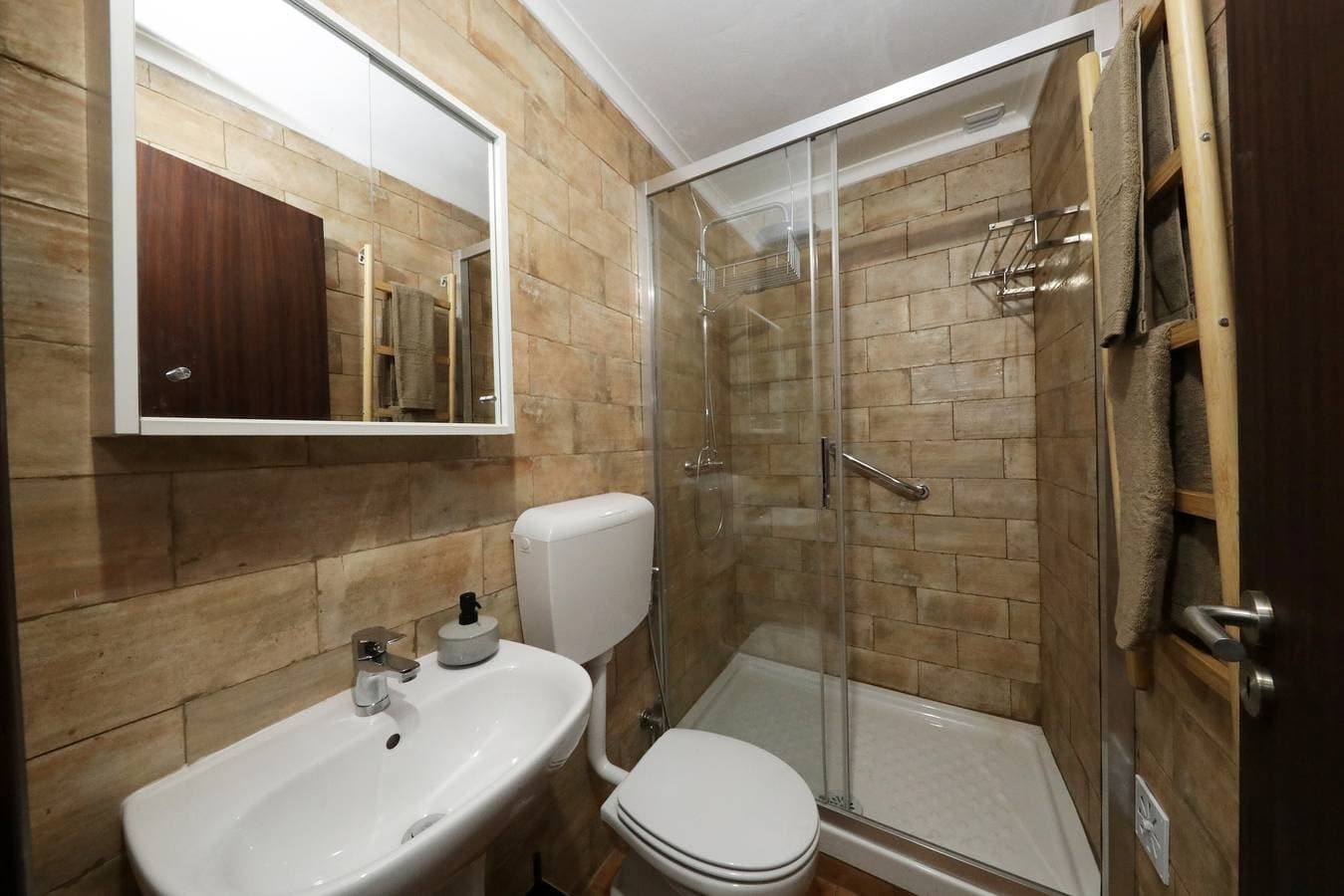 Foto 8 von 9: Ferienhaus 'Acolhedora Tradicional' mit privater Terrasse, WLAN und Klimaanlage