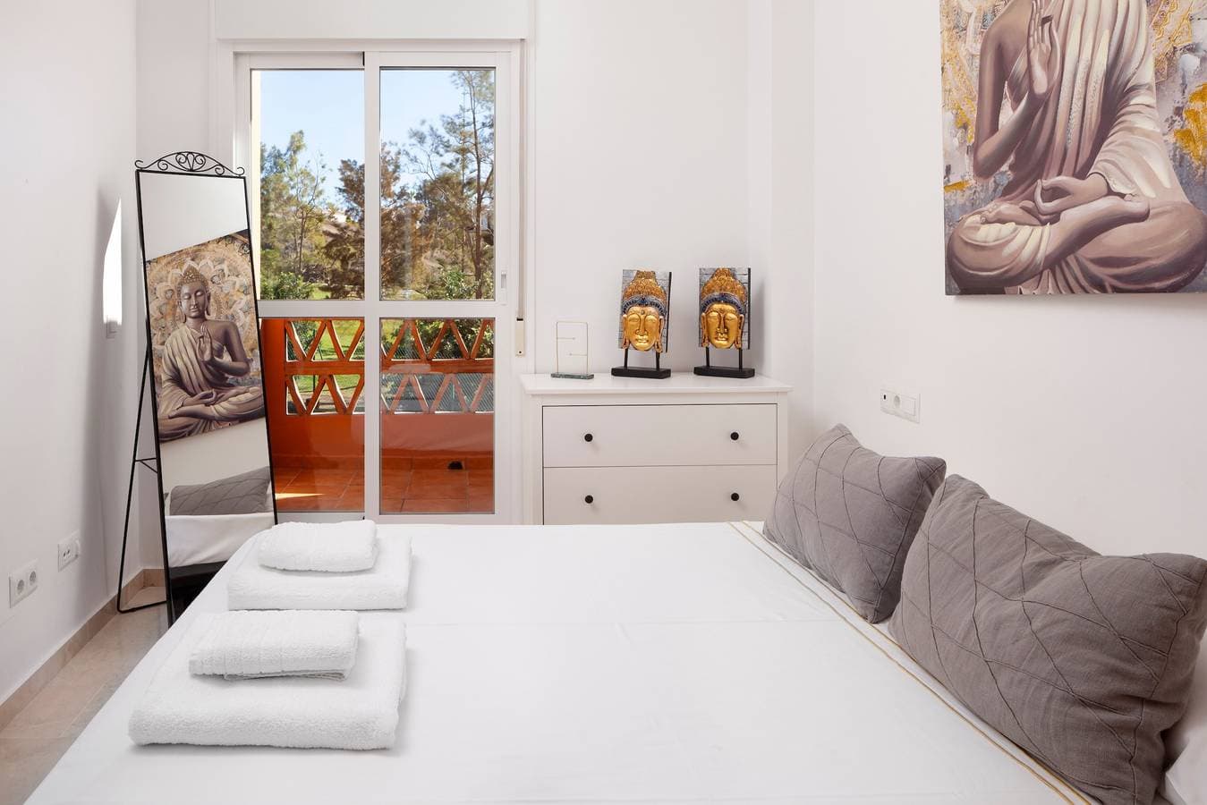 Foto 11 von 30: Ferienwohnung 'Apartamento Baviera Golf 002' mit Meerblick, Pool und privater Terrasse