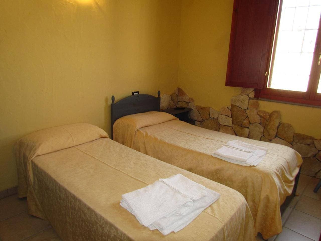 Foto 11 von 14: Twin Room with Private Bathroom