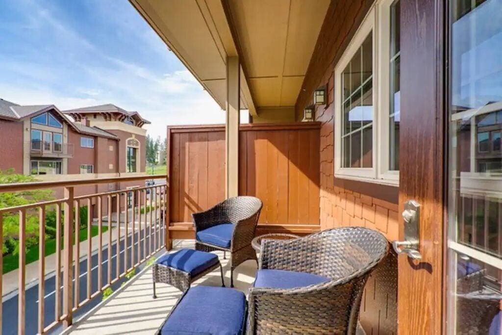 Foto 8 von 28: Riverstone Condo by Lake Cda~King Bed, Walk to Shops & Dining, Close to Downtown