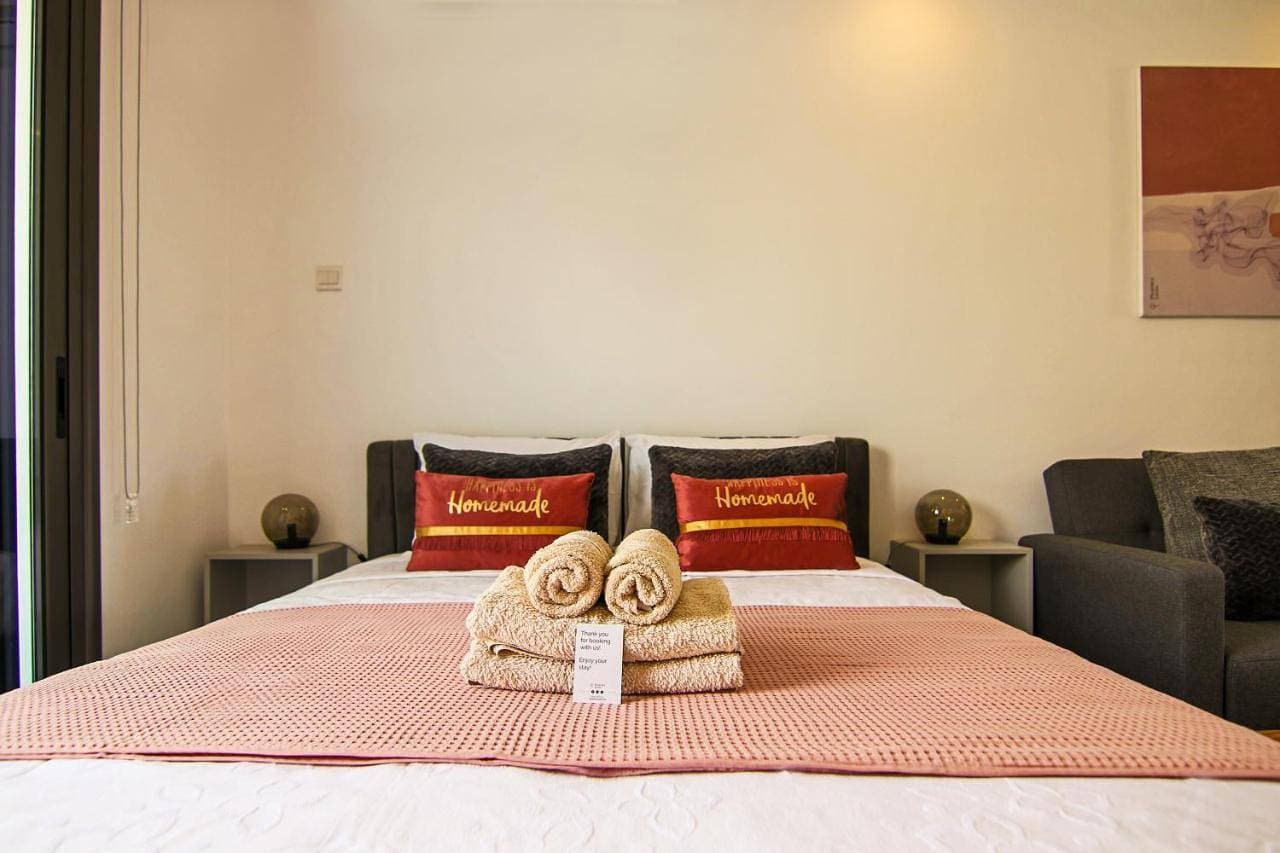 Phaedrus Living: Seaside Luxury Flat Athina 115 1
