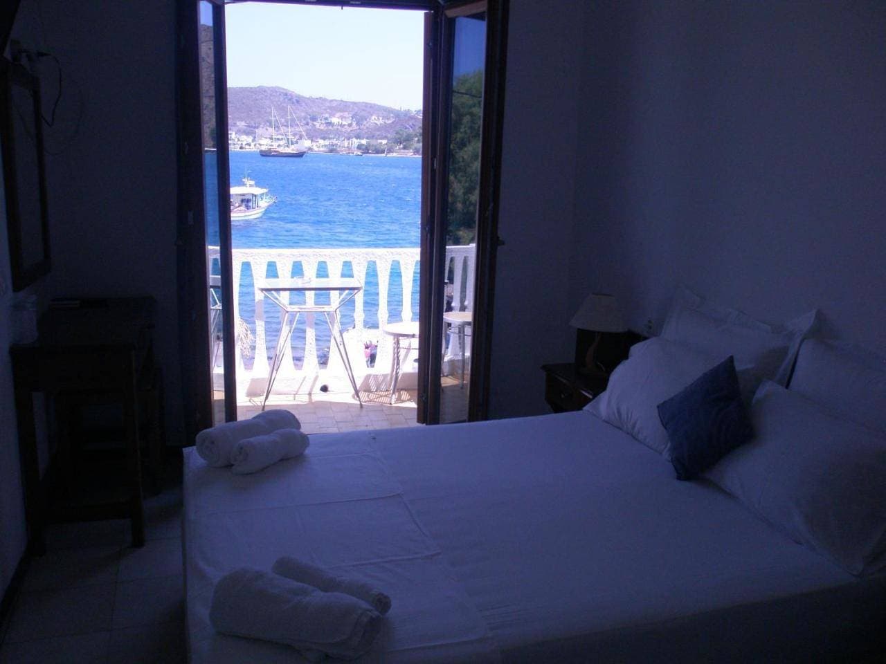 Foto 4 von 9: Double Room with Pool View