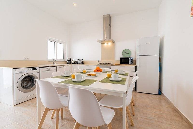 Foto 6 von 31: Gemütliches Reihenhaus in Fuseta mit Terrasse und Dachterrasse, 5 Minuten zum Strand