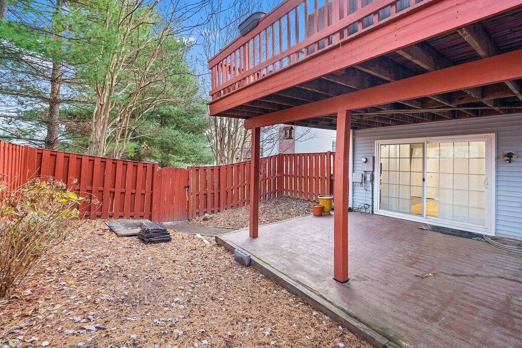 Foto 7 von 67: Luxurious home with golf course view, deck, grill, Peloton! King size bed.