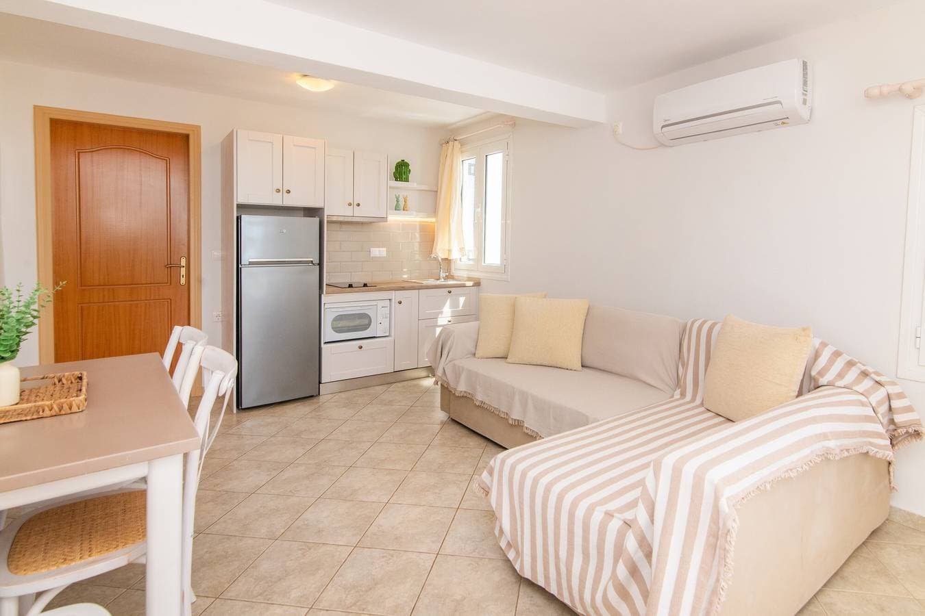 Foto 4 von 24: Ferienhaus 'Anemologio 302 Tinos' mit Meerblick, WLAN und Klimaanlage