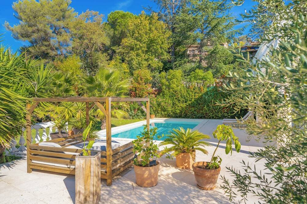Foto 9 von 11: Villa 150m² with swimming pool, 100m² terrace and air conditioning - quiet location