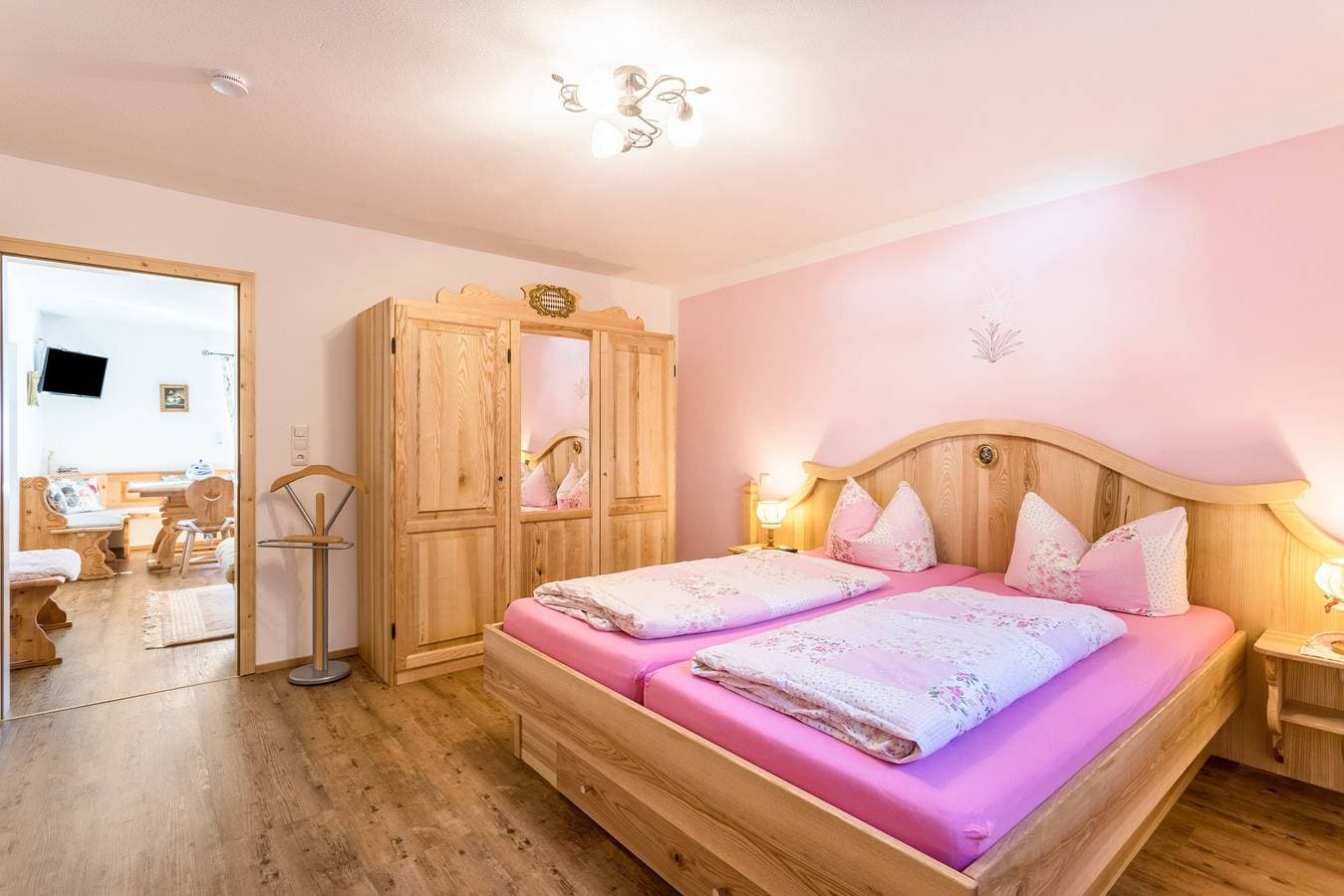Foto 11 von 22: Ferienwohnung Rosenquarz in Skiliftnähe mit Bergblick, WLAN und Balkon