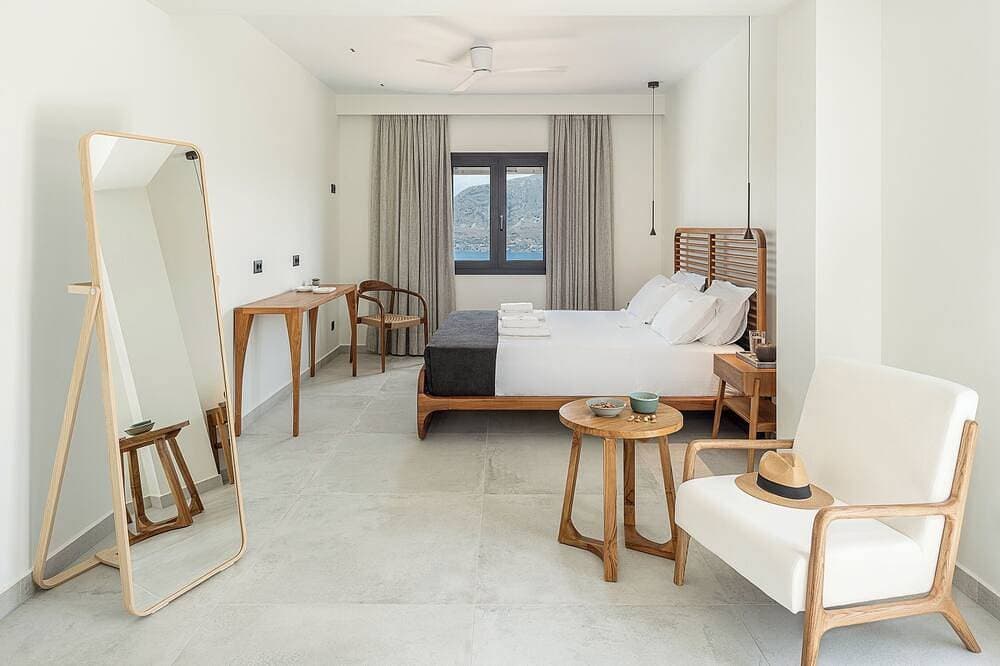 Foto 3 von 30: Nemia luxury villa, 7 Bdr, 7 Br, pool & kiddie pool, beautiful sea views.