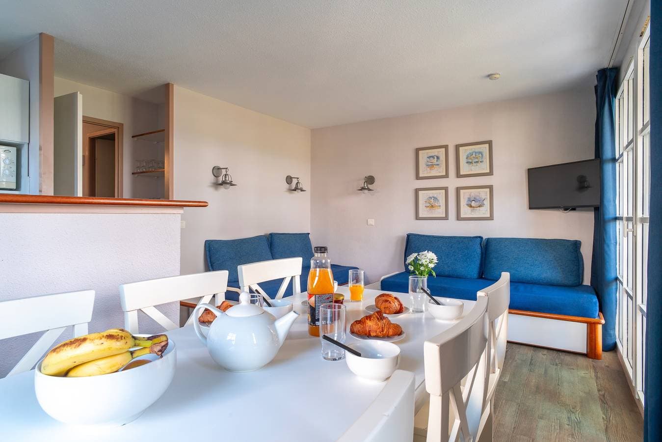 Foto 2 von 13: Ferienwohnung für 4 Personen mit Pool