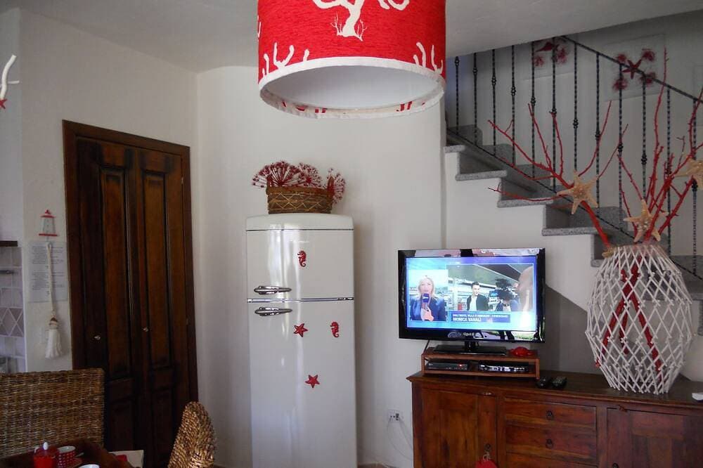 Foto 13 von 30: Villa Red Coral: sleeps 4, shared swimming pool, parking,