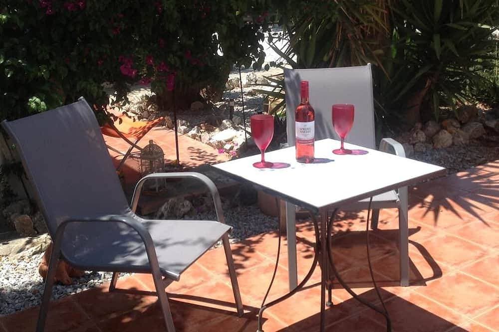 Foto 9 von 22: Freistehende traditionelle Villa mit 2 Schlafzimmern, atemberaubender Aussicht und Pool.<br>Ab £ 60