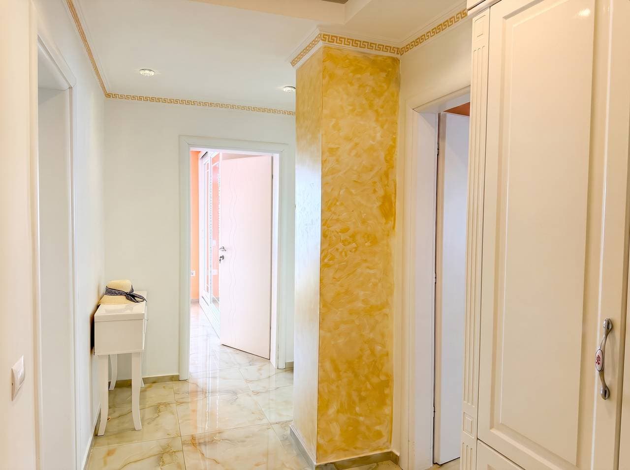 Foto 7 von 21: Ferienwohnung für 5 Personen mit Balkon