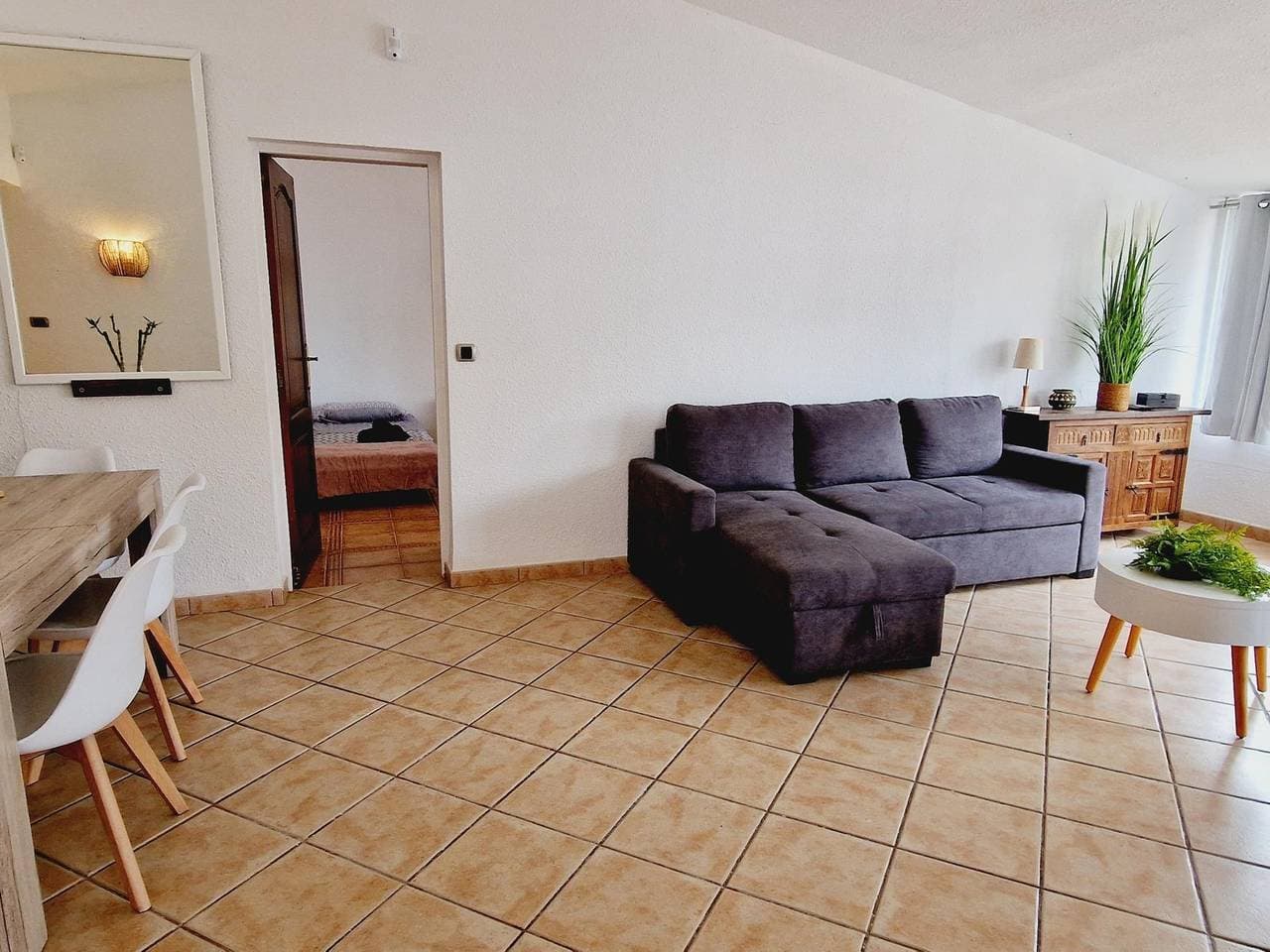 Foto 10 von 25: Ferienwohnung für 6 Personen mit Terrasse