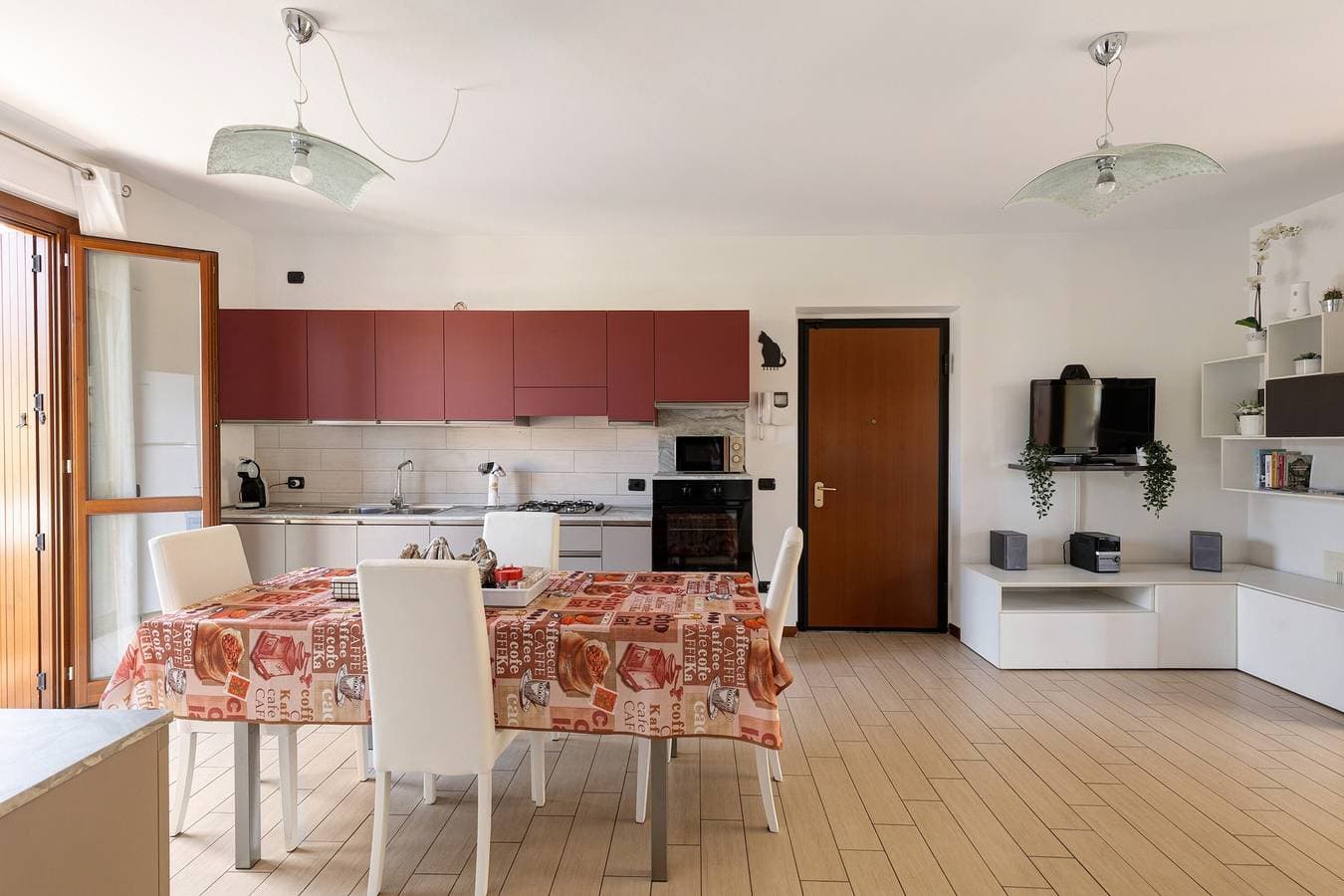 Foto 8 von 24: Ferienwohnung 'Casa Vacanze Da Ricky' mit Gemeinschaftspool, WLAN & Klimaanlage