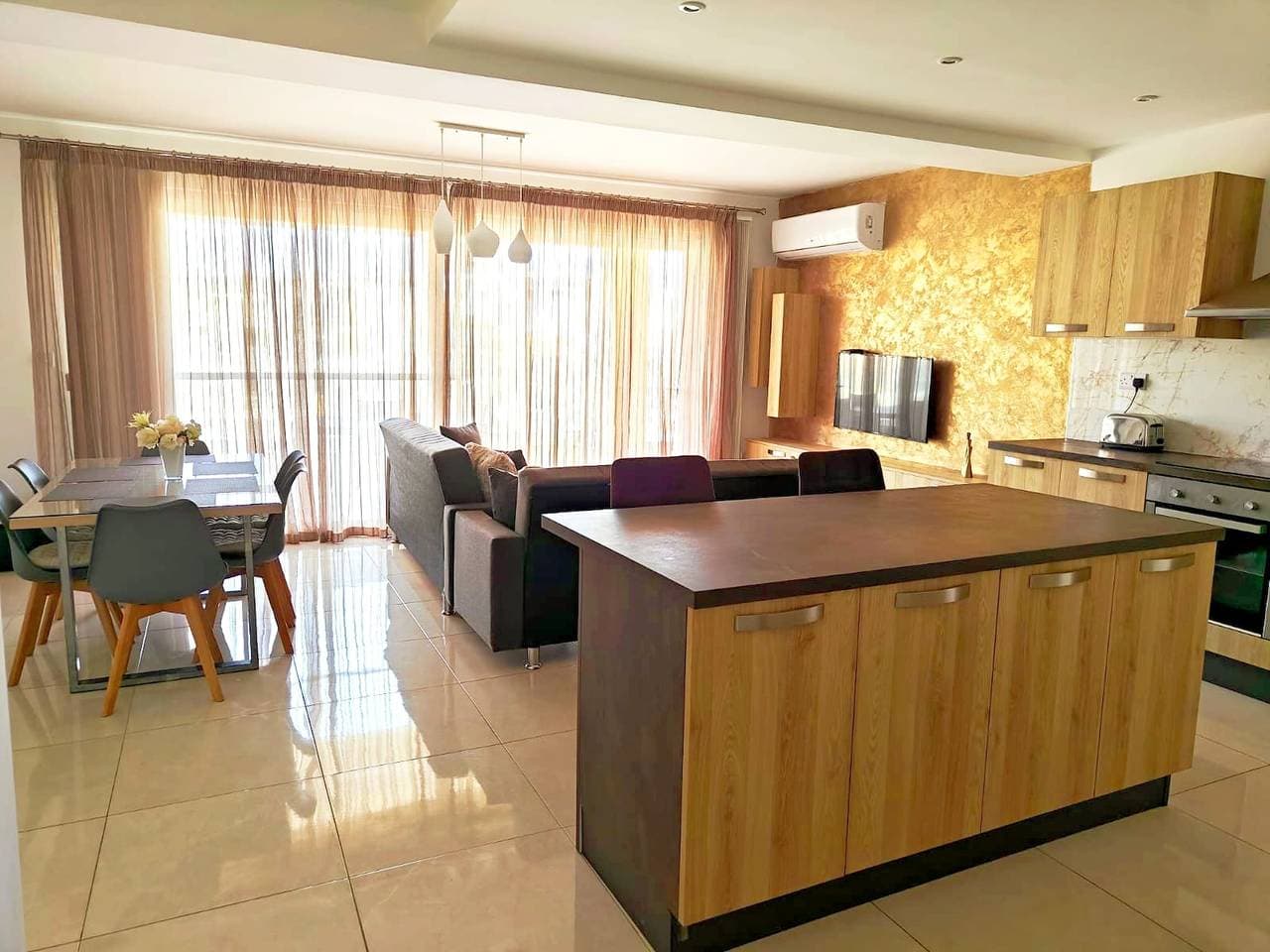 Foto 9 von 51: GrandBlue Vista Premier Ferienwohnung direkt am Meer