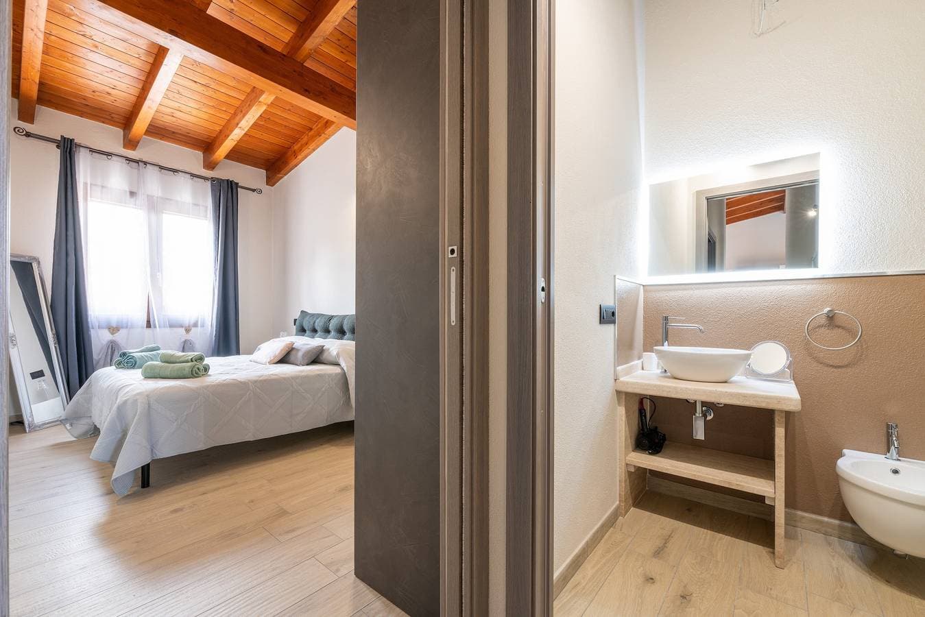 Foto 13 von 34: Ferienwohnung 'Matilde' mit Bergblick, Wi-Fi und Klimaanlage