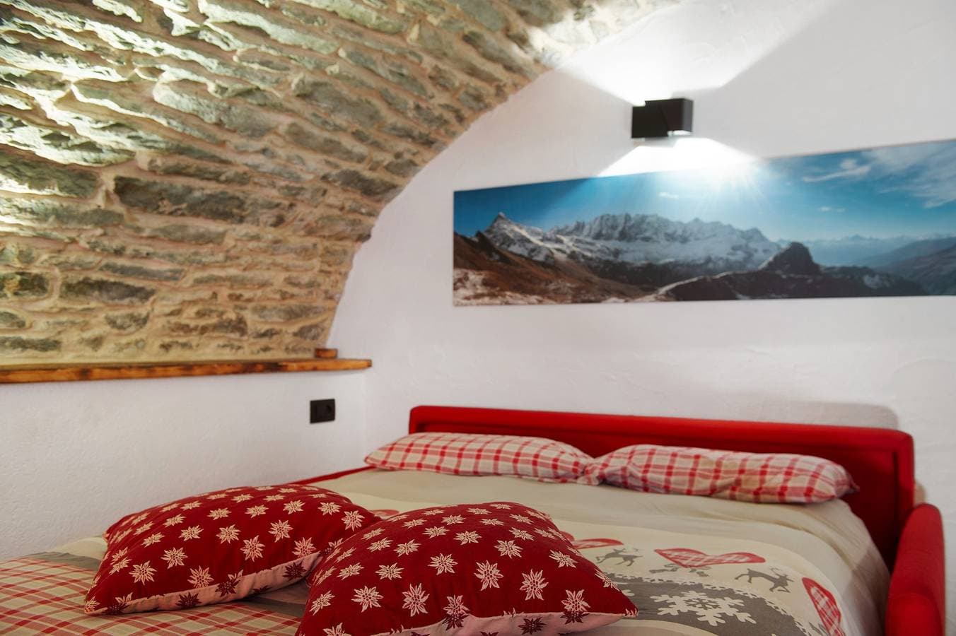 Foto 3 von 28: Ferienwohnung 'La Cachette' mit Bergblick, privater Terrasse und WLAN