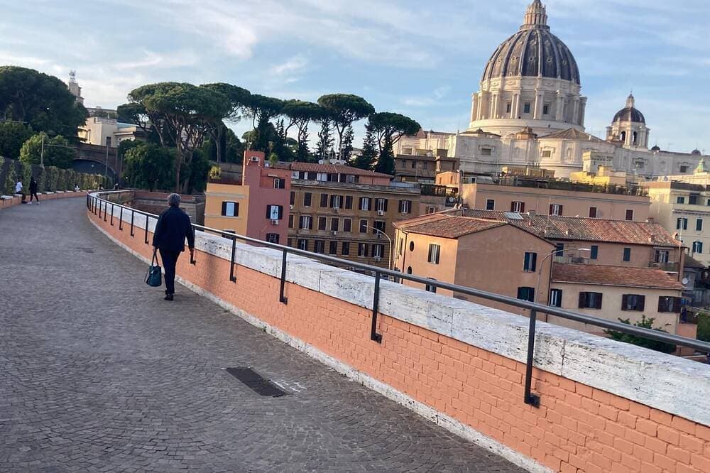 Foto 11 von 17: House garden Vatican Walls