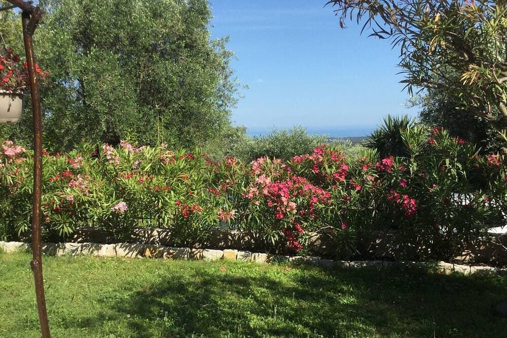 Foto 10 von 15: Charming villa with swimming pool - sleeps 8