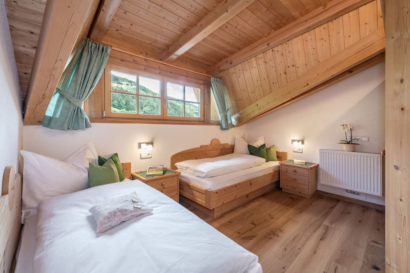 Foto 2 von 34: 'Bergblick - Ferienwohnung Fichte' mit Bergblick