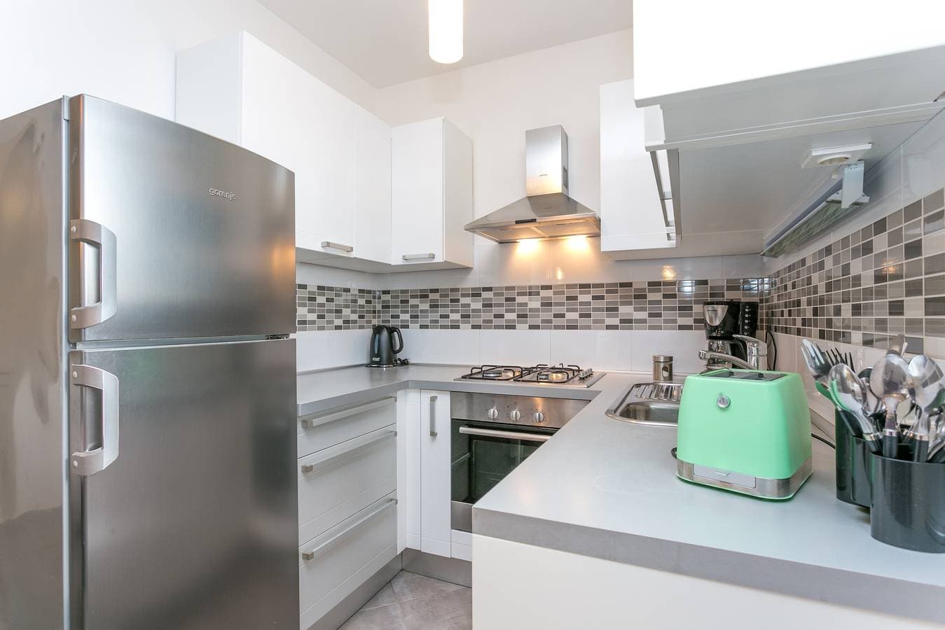 Foto 12 von 26: Two bedroom apartment near beach Podstrana, Split A-22369-a