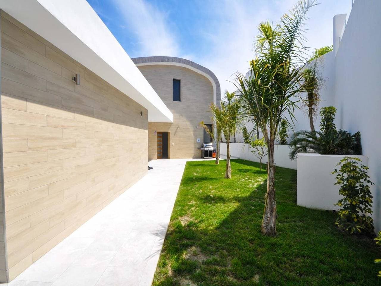 Foto 7 von 26: Moderne Luxusvilla, Meerblick und beheiztem Pool