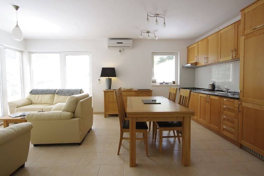 Foto 8 von 23: Beautiful apartment with pool and sea view of Kotor