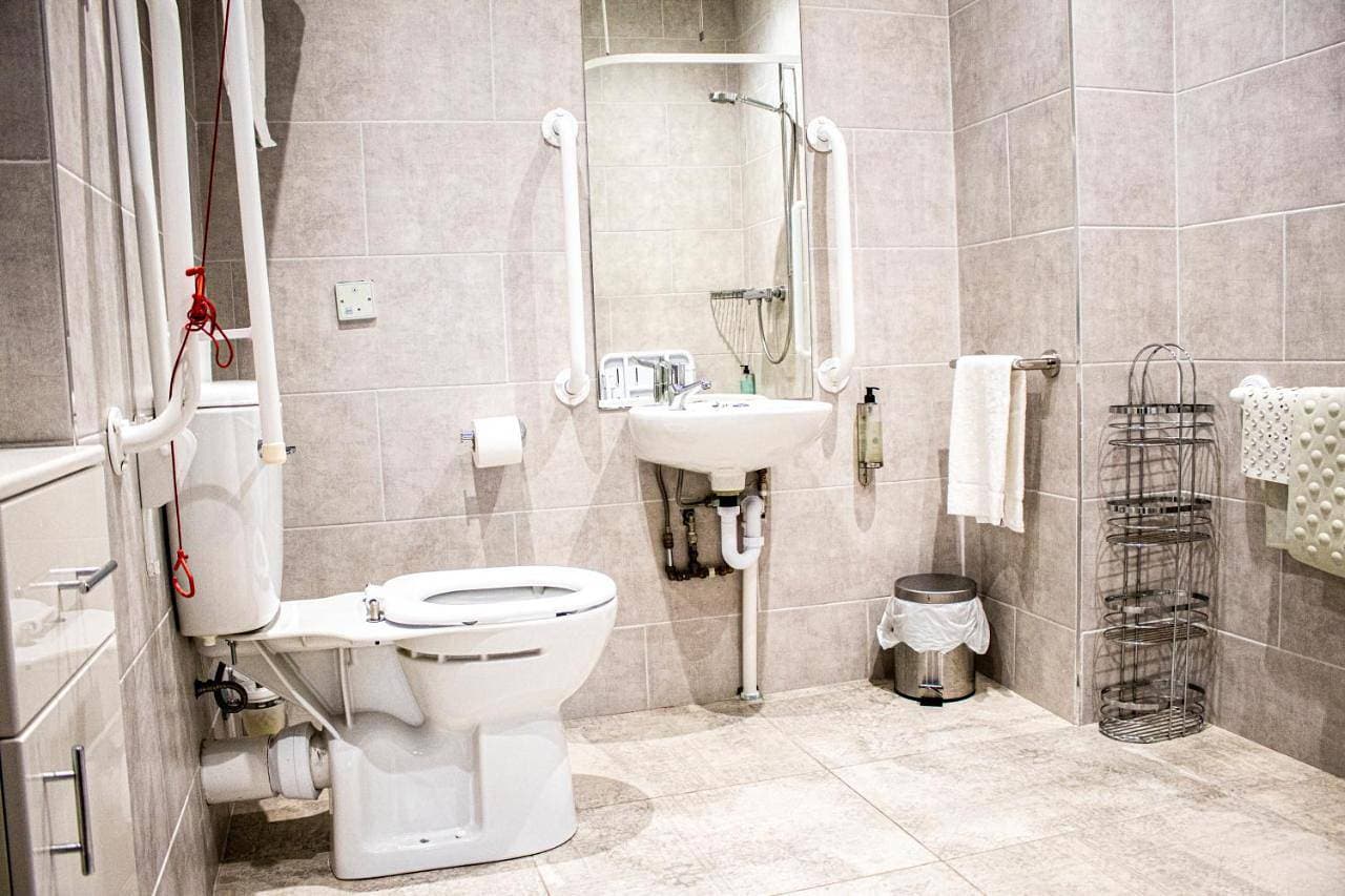 Foto 11 von 11: Double Room - Disability Access