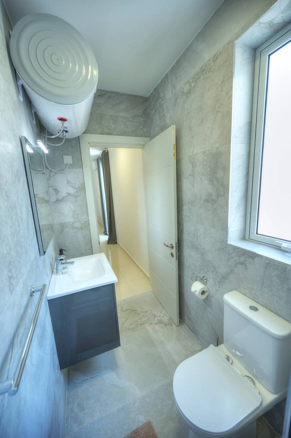 Foto 9 von 37: Ferienwohnung für 4 Personen mit Terrasse