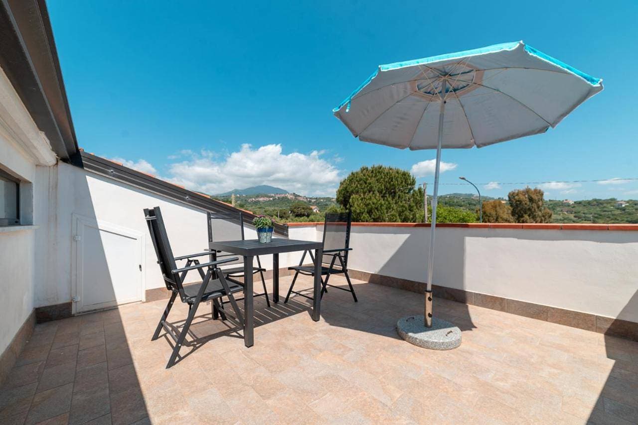 Foto 12 von 23: One-Bedroom Apartment with Balcony and Mountain View